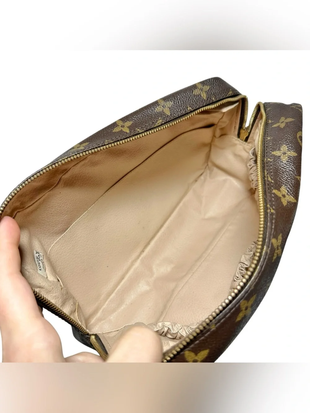Louis Vuitton 1987 Monogram Leather Vintage Toiletry 28 Trousse Clutch Cosmetic